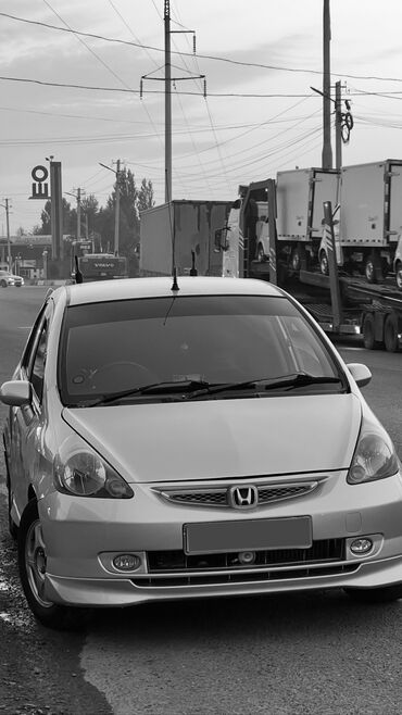 требуется нянька: Honda Fit: 2003 г., 1.3 л, Вариатор, Бензин