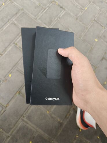 самсунк 1: Samsung Galaxy S24+, Новый, 256 ГБ, цвет - Черный, 1 SIM, eSIM