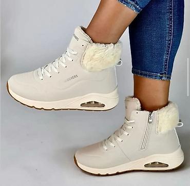 bench obuca: Skechers cizme
36-41
3.600 din — 1