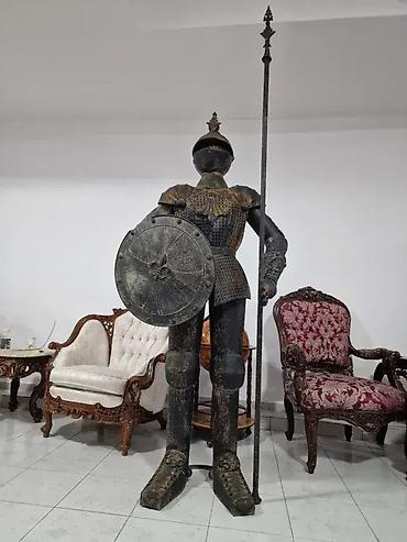 a slike: Vitez sa kopljem i štitom (visina 205 cm) ⚔️🛡️ Odlično stanje. 🏠 — 6