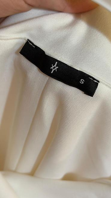 Donlar: Ağ rəngli uzun ziyafət/libas - Model: off-shoulder (çiyinlər açıq) — 3