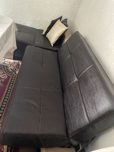 Диваны: Угловой диван, цвет - Черный, Б/у