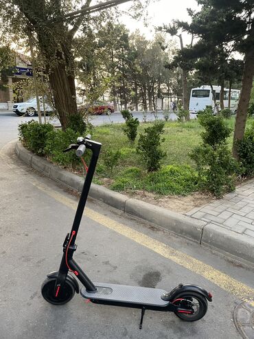 qizil 25 lik qiymeti: İşlənmiş Elektrik samokat 6", ≤ 250 Vt, 16 - 25 km/s, Ödənişli çatdırılma