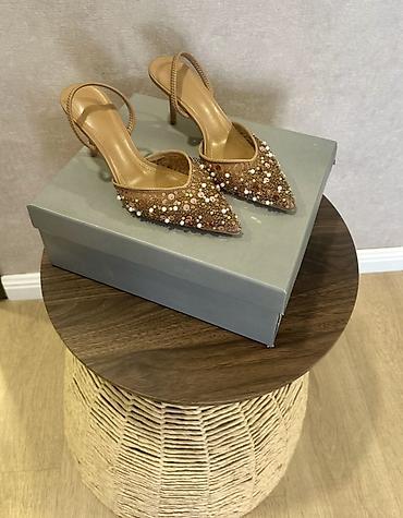 Tuflilər: Zərif qadın topuqlu ayaqqabı - Model: sivri burun, slingback (arxa — 1