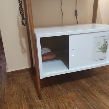 Komode: Retro komoda,prelepa kao nova,ocuvana.Restaurirana u kućnoj na lalafo.rs — 6 Komode: Retro komoda,prelepa kao nova,ocuvana.Restaurirana u kućnoj — 6