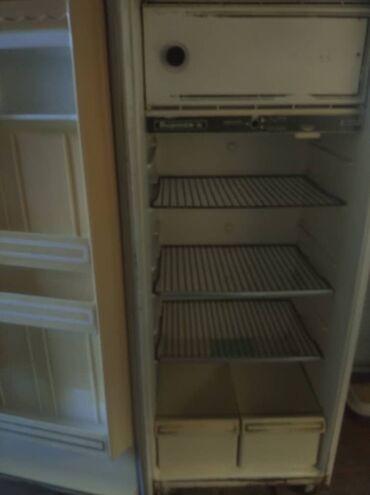 куплю холодильник бу: Холодильник Biryusa, Б/у, Однокамерный, 57 * 135 *