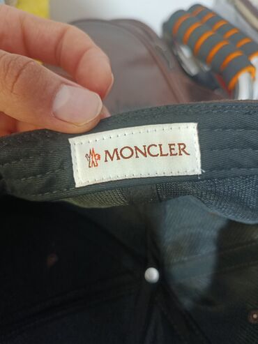 кепка мерседес: Бейсболка Moncler - Материал: мягкая замша (визуально бархатистая