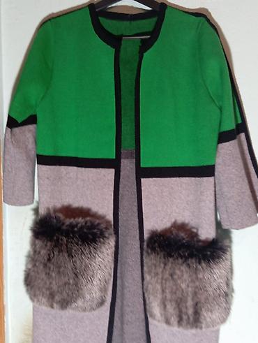 Qadın üst geyimi – jaket tipli - Dizayn: Rəng bloklu model – üst