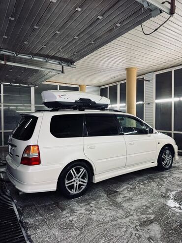 каробка одиссей: Белый минивэн Honda Odyssey 2000 жылкы газ бензин,обсалют болуп