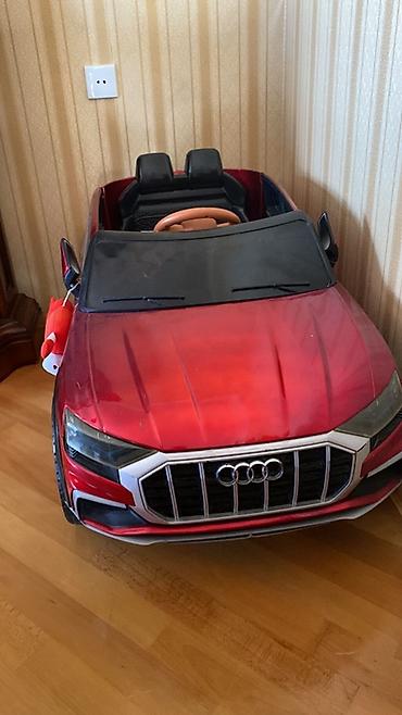 uwaq mawini: Uşaq üçün elektrikli miniatür avtomobil – Audi dizaynlı, qırmızı rəng — 2