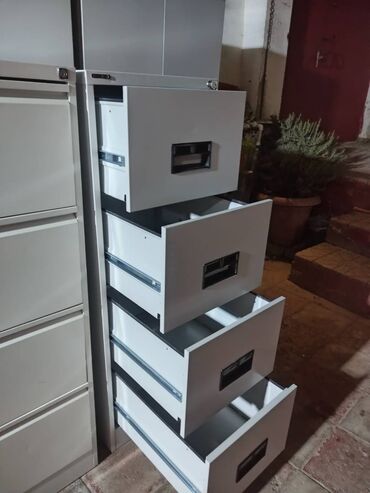 куда продать старую мебель: Metal dolablar. Əla veziyyetde geniş. Anbar ve qaraj üçün super