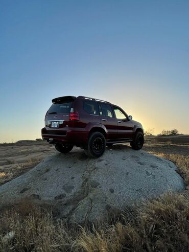 мото дождевик: Внедорожник Lexus GX 470, известный своей надежностью и комфортом