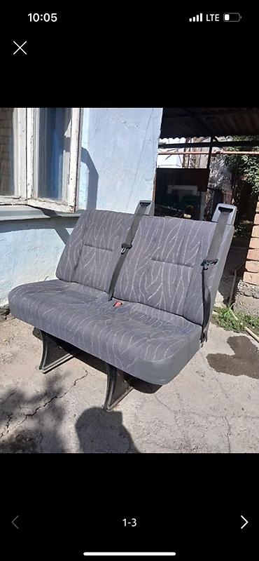 сидения для спринтера: Двухместное автомобильное сиденье с ремнями безопасности. - — 1
