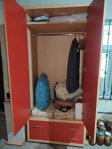 asılqan paltar ucun: İşlənmiş, 2 qapılı, Siyirməli, Qırmızı, Açılan, Düz dolab — 2