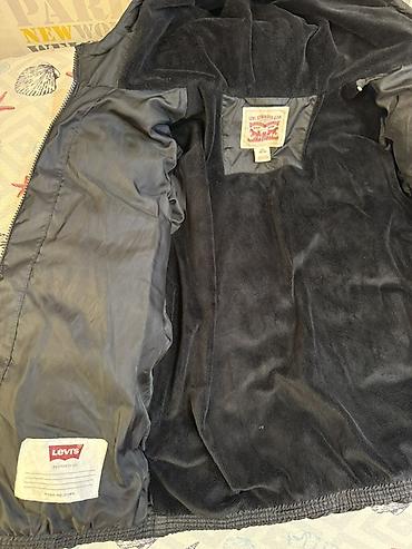 Верхняя одежда: Levi’s qara rəngli qışlıq puffer gödəkçə - Model: kapüşonlu, ön — 8