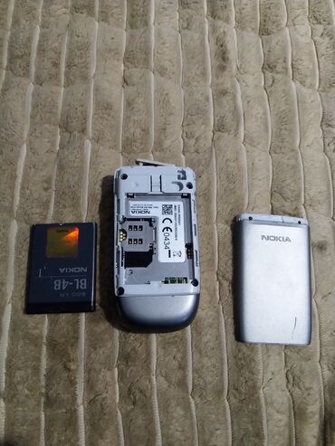 Nokia: Nokia preklopni telefon (clamshell) - Model sa spoljnim ekranom plave — 9