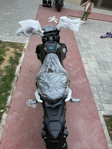 Motosikletlər: Elektrik motosiklet – şəhər üçün idman üslublu “naked” dizayn 0 km — 7