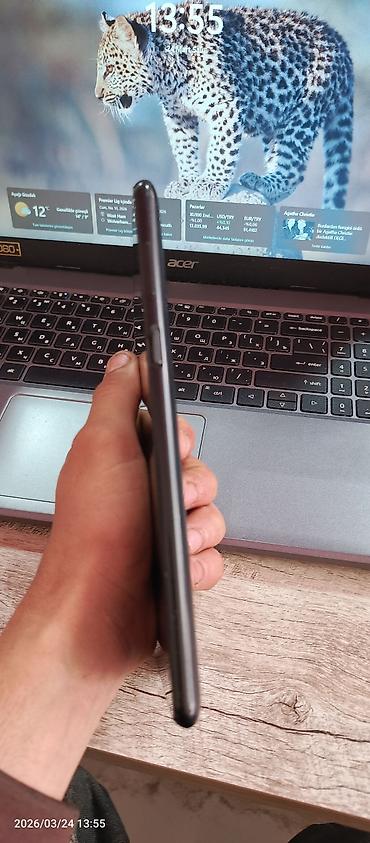 mini 6 ipad: Planşet – 7–8 düym sinfi, qara rəng Xüsusiyyətlər və detallar: - — 5