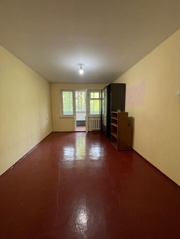 Продажа квартир: 1 комната, 32 м², 104 серия, 2 этаж, Старый ремонт