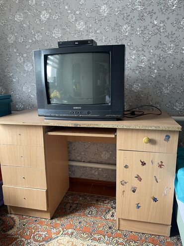 электрочайник бу: Продаю стол телевизор с ресивером