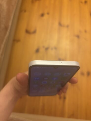 telafon: Samsung Galaxy A25, 256 ГБ, цвет - Белый, Гарантия, Кредит, Битый