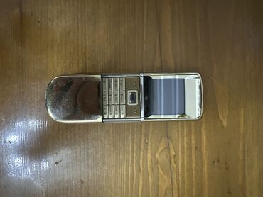 мышь и клавиатура для телефона: Nokia 8000 4G, Б/у, < 2 ГБ, цвет - Золотой, 1 SIM