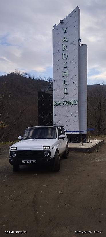maşin satişi: Satılır: Yolsuzluq üçün əlverişli 3 qapılı kompakt SUV - Kuzov: ağ — 3