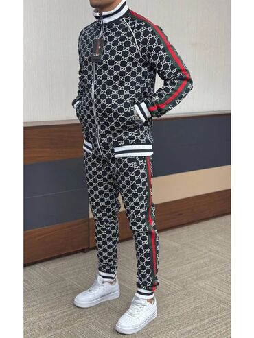 вечернее платье 48 50 размер: Эркектердин костюму, XL (EU 42), Gucci, Жаңы, түсү - Ак, Өзү алып кетүү, Акысыз жеткирүү, Акылуу жеткирүү