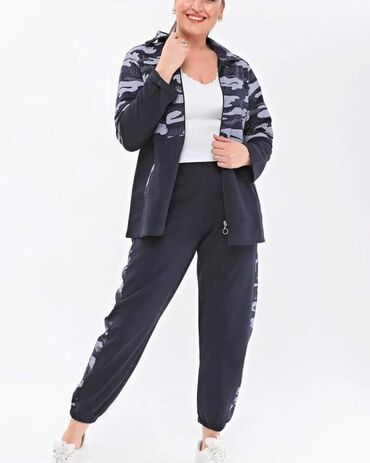 Trenerke: Crna i teget
2xl - 4xl
4200 — 12