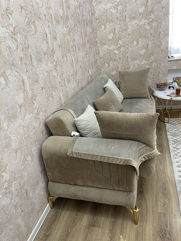 Salon masaları: Divan 650 m almisam 350 m satilir