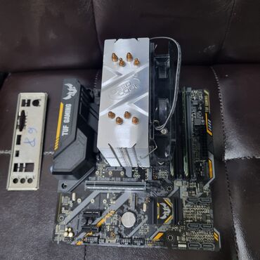 Материнские платы: Материнская плата, Новый, Asus, LGA1151 v2, Для ПК