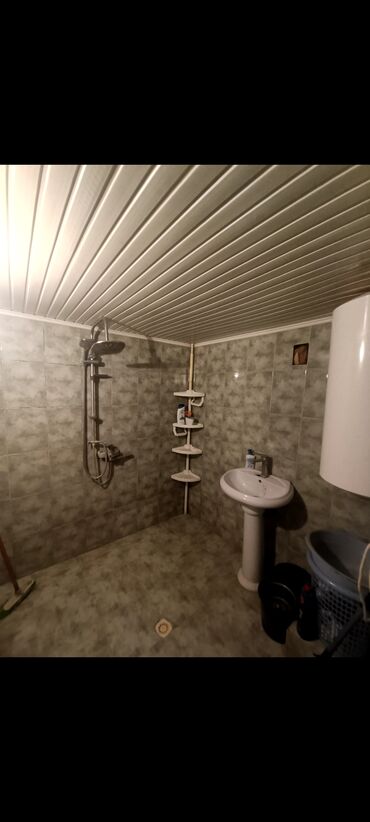 Uzunmüddətli kirayə mənzillər: Kamsamol bina evi 1 ci mertebe artimasinda heyetide var 2 otag bir zal -da lalafo.az — 6 Uzunmüddətli kirayə mənzillər: Kamsamol bina evi 1 ci mertebe artimasinda heyetide var 2 otag bir zal — 6