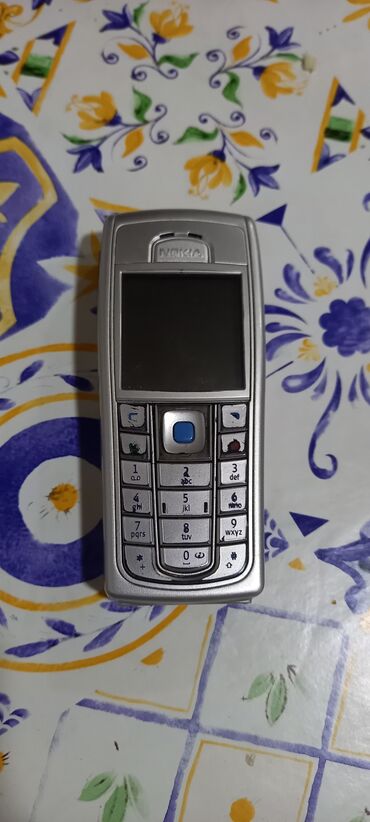 iwlenmiw telefonlarin satisi: Nokia 1, rəng - Gümüşü