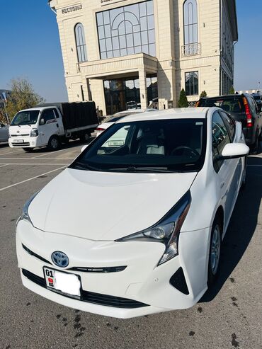 продаю авто в аварийном состоянии: Toyota Prius: 2018 г., 1.8 л, Вариатор, Гибрид, Седан