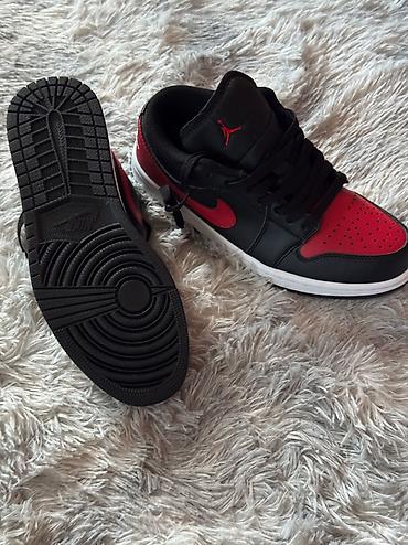 кызыл кия кыз: Эркектердин кроссовкасы, 41, Air Jordan, Жаңы, түсү - Кызыл, Өзү алып кетүү, Акылуу жеткирүү — 2