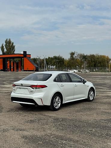 Toyota: Toyota Corolla: 2020 г., 1.8 л, Вариатор, Гибрид, Седан — 4