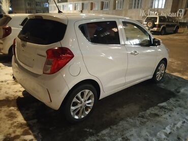 продаю шевролет: Chevrolet Spark: 2020 г., 1 л, Автомат, Бензин, Хэтчбэк