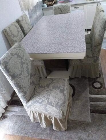 Posteljina: Prekrivači za stolice sa karnerima
6 komada- cena 3400 dinara — 6