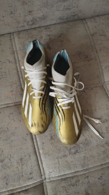 Krasofkalar və idman ayaqqabıları: Mükəmməl kampaniya Adidas X Speedportal, Şitki Çanta hamısı bir