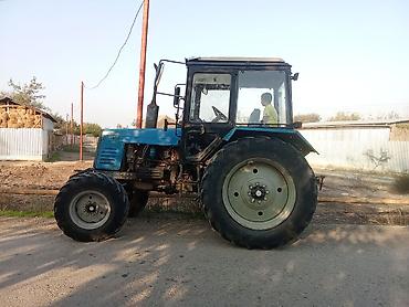 avtomobil boyalari satisi: Belarus MTZ-892 traktor - 4x4 (ön dartı təkərləri dar, arxa təkərlər — 3