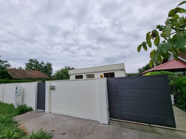 Kuće na prodaju: 100 kv. m, 3 sobe — 1