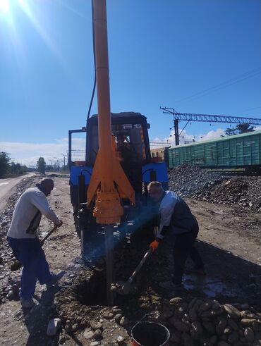 tikinti materialları: Dərinliyi 3 metrə qədər istənilən ölçüdə quyuların qazılması.Xidmət