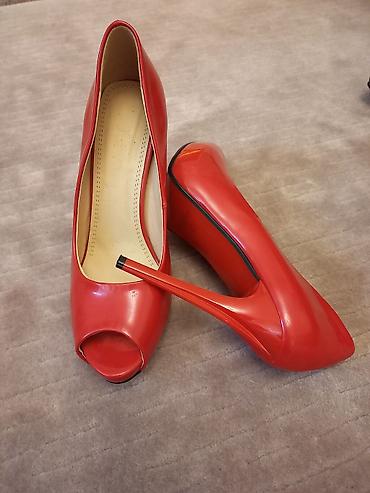 Личные вещи: Женские туфли-лодочки с открытым мысом (peep-toe), ярко‑красные. - — 1