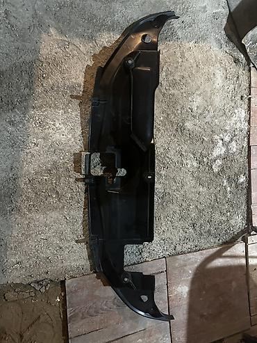 30 kuza: Toyota Prius 30 kuza üçün ön üst plastik panel. 2009–2015 modellərə — 2