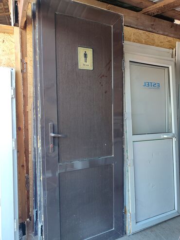 двери деревяный: Входная дверь, цвет - Черный, Б/у, 2200 * 80, Самовывоз, Платная доставка