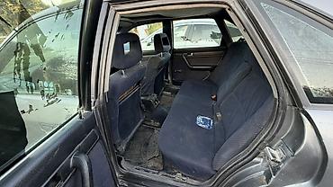 крепления запасного колеса: Audi 100: 1991 г., 2.3 л, Механика, Газ, Седан — 5
