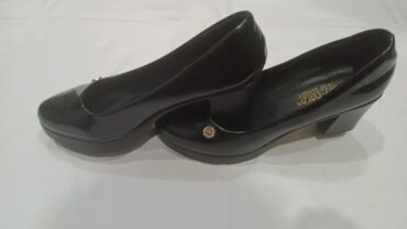 Digər ayaqqabılar: Ölçü: 39, rəng - Qara, Yeni — 7