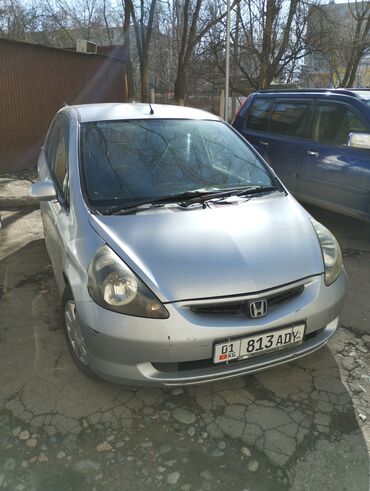 бампер фит передний: Honda Fit: 2002 г., 1.3 л, Вариатор, Бензин, Универсал