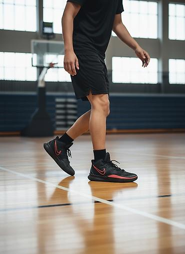 Patike: Muške patike 
Nike Jordan⛹️‍♂️
48 /33cm/
Dobijene na poklon a velike — 1