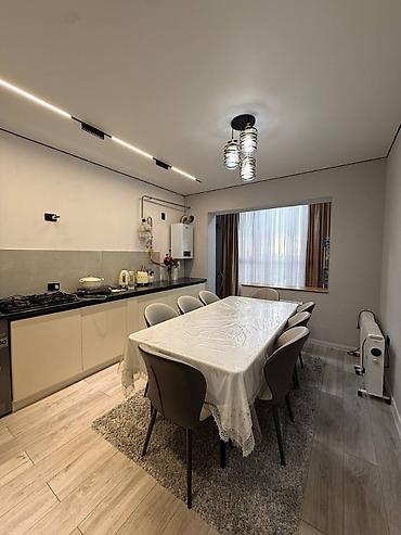 2023: 1 комната, 54 м², 5 этаж — 4